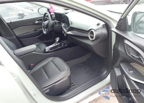 2025 Chevrolet Trax Fwd Activ z USA, uszkodzony, nr VIN KL77LKEP2SC033247